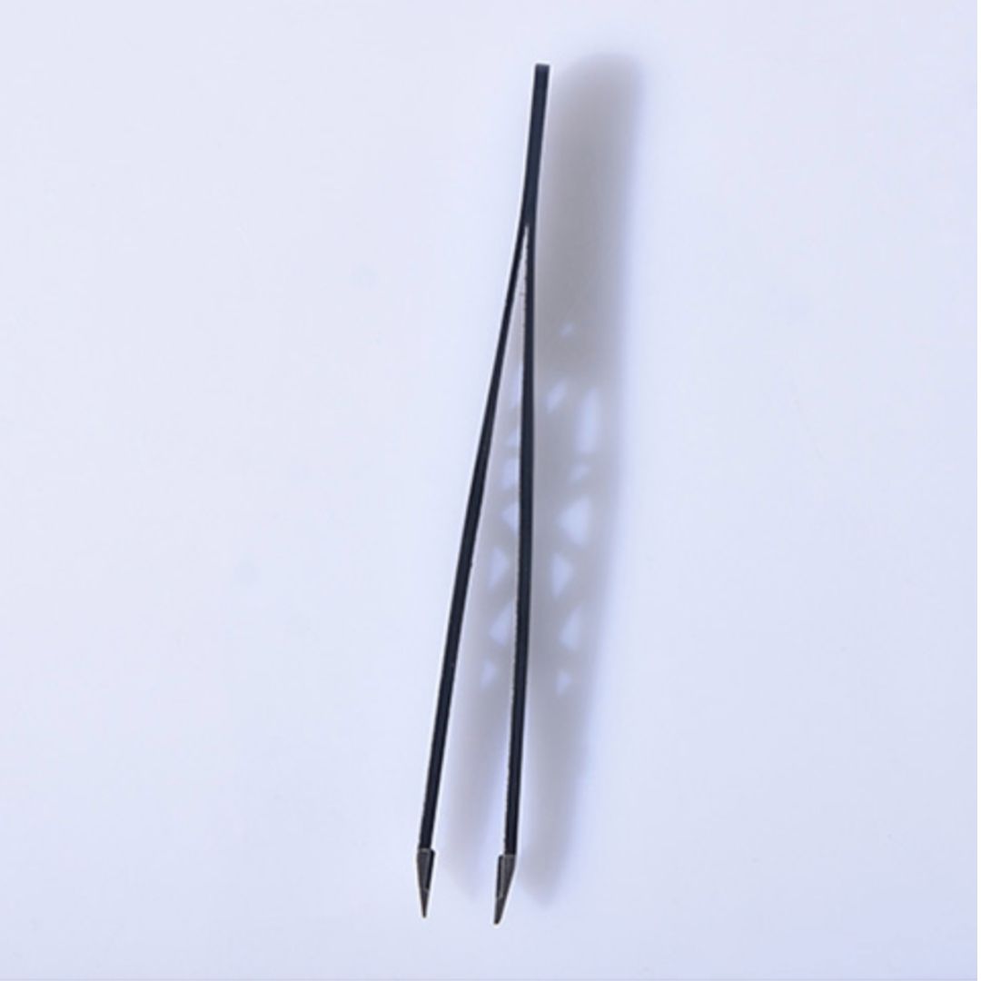 Slanted Tip Hollow Eyebrow Tweezers – Stylish & Precise Grooming Tool
